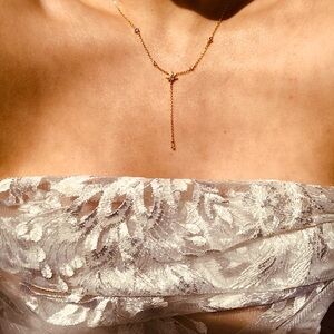 Gold dainty star necklace